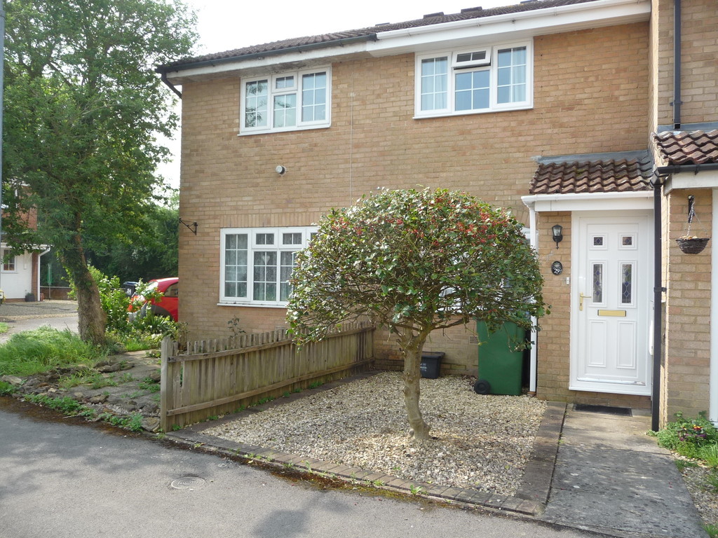 Property in James Close, Chippenham, SN15 3YA