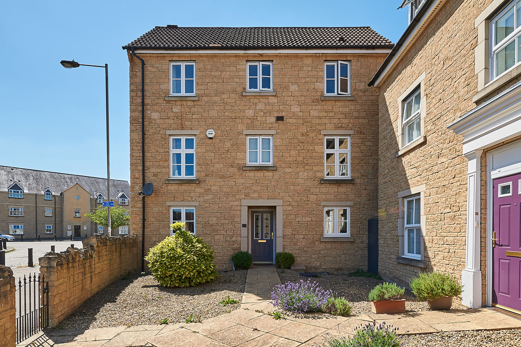Property in Freestone Way, Corsham, Wiltshire, SN13 9EE