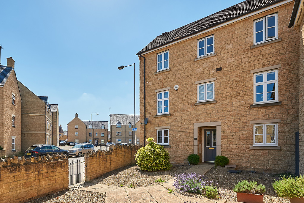 Property in Freestone Way, Corsham, Wiltshire, SN13 9EE