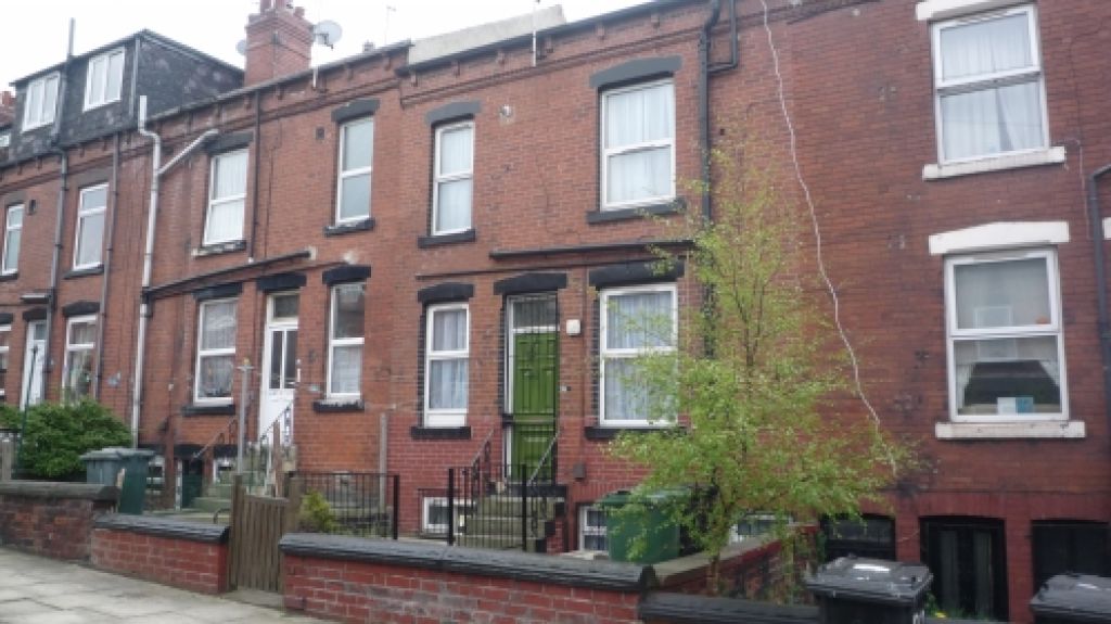 Property in Colenso Grove, Holbeck, Leeds, LS11 0DG