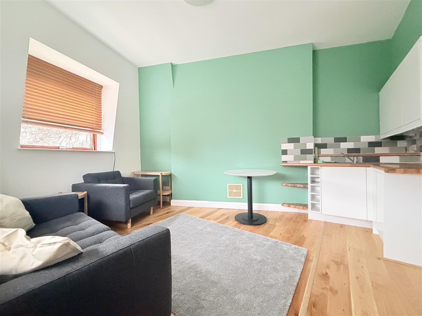 New Briggate, Leeds, LS2 8JD