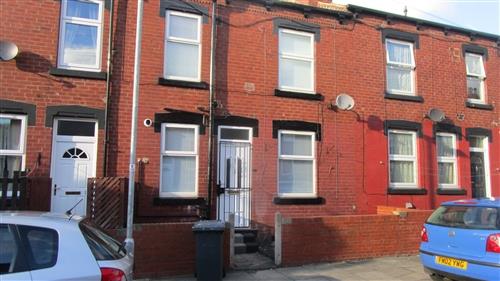 Tilbury Parade, Leeds, LS11 0BR