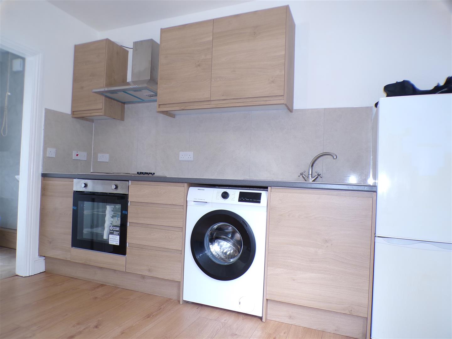 Oakwood Avenue, Leeds, LS8 2HZ