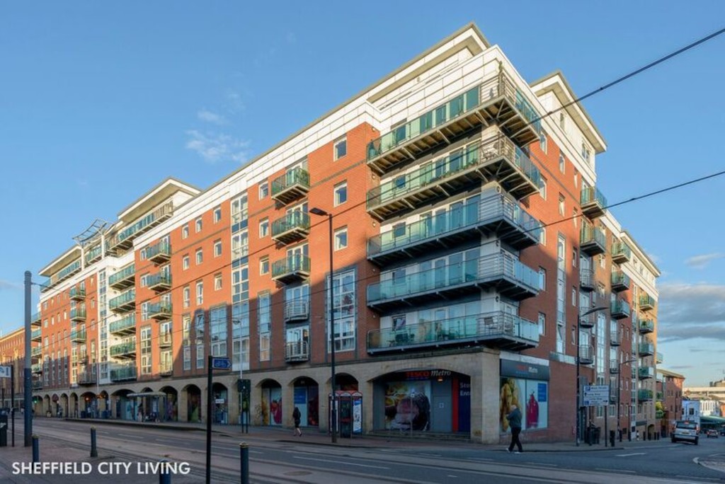 Property in Royal Plaza, 2 Westfield Terrace, Sheffield, S1 4GG