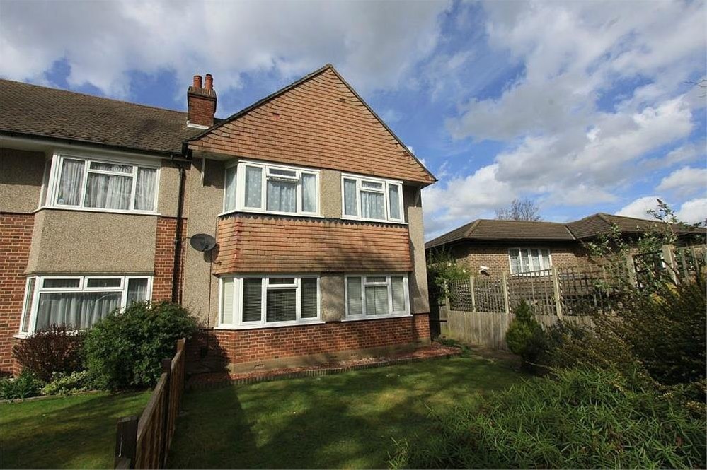 Property in Stanley Park Road, CARSHALTON, Surrey, SM5 3JF