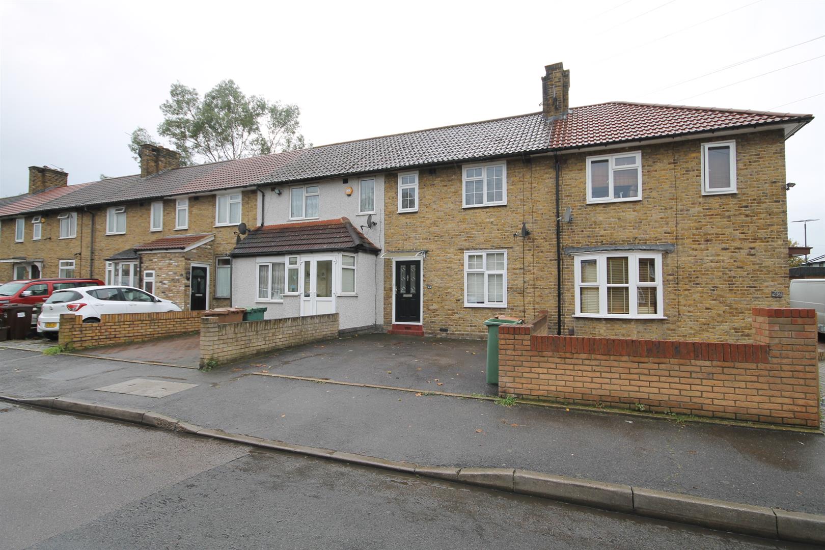 Property In Selby Road Carshalton Surrey Sm5 1ld