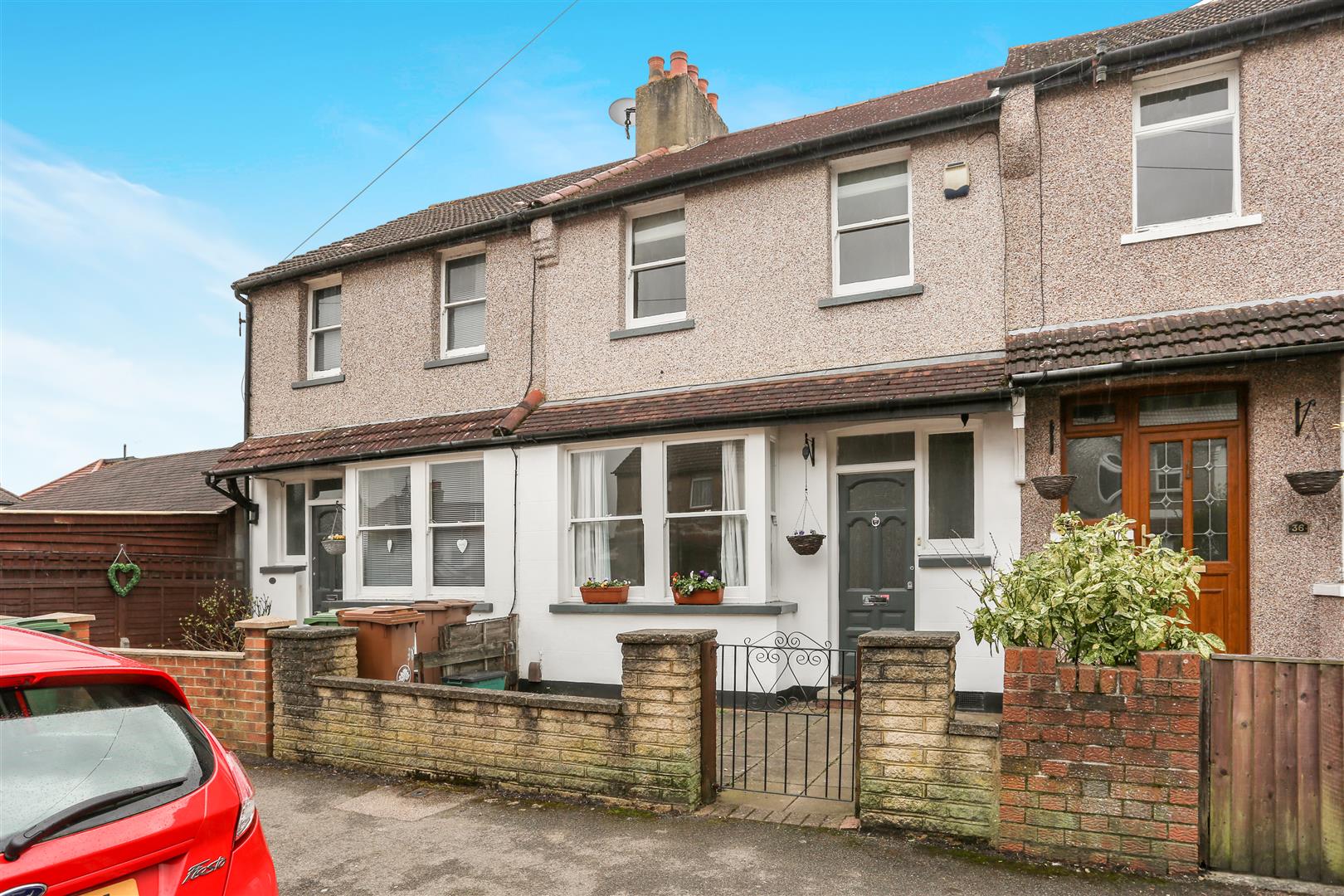 Property in Cranfield Road East, CARSHALTON, Surrey, SM5 4LR