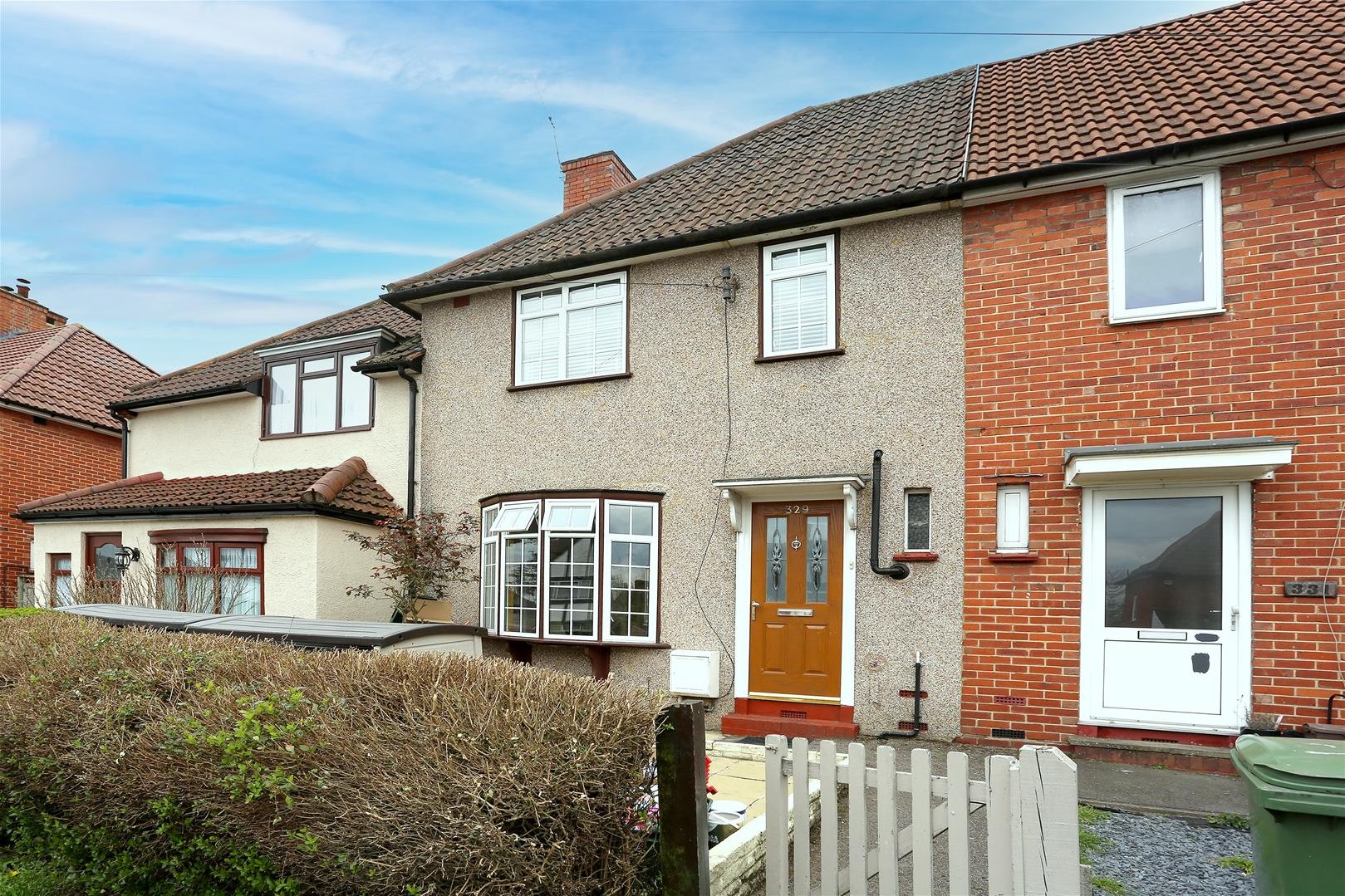 Property in Green Wrythe Lane, CARSHALTON, Surrey, SM5 1TR