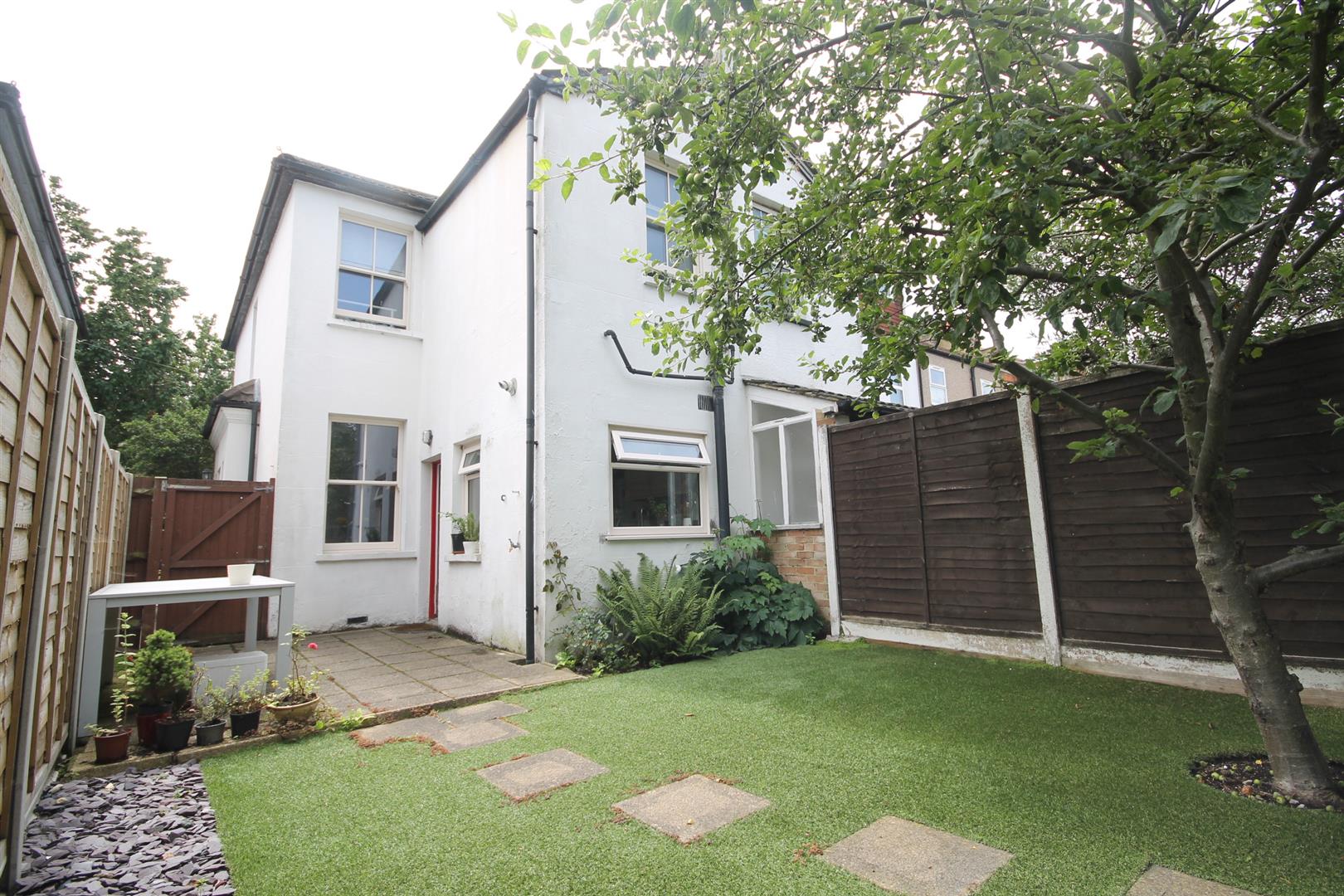 Property in Beauchamp Road, Sutton, Surrey, SM1 2PZ