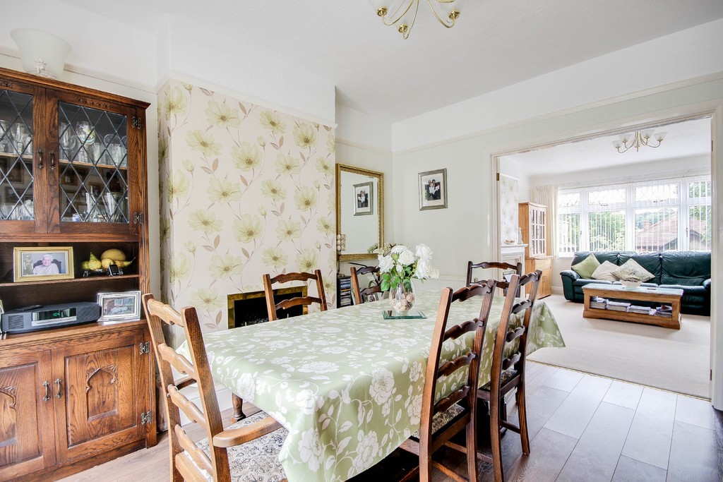 Property in St Andrews Road, Coulsdon, Surrey, CR5 3HA