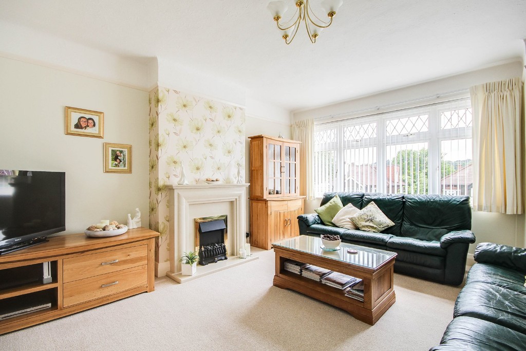 Property in St Andrews Road, Coulsdon, Surrey, CR5 3HA