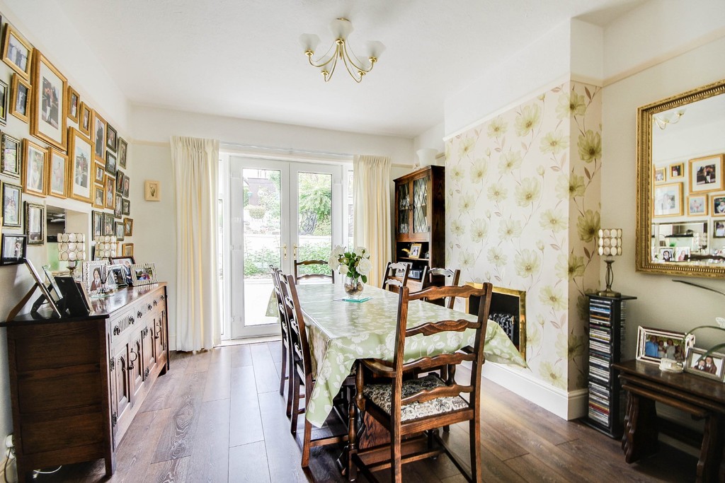 Property in St Andrews Road, Coulsdon, Surrey, CR5 3HA