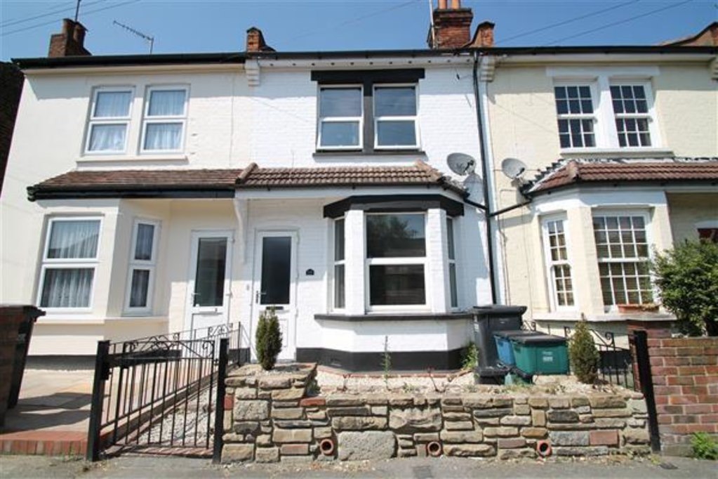 Property in Chipstead Valley Road, Coulsdon, Surrey, CR5 3BA