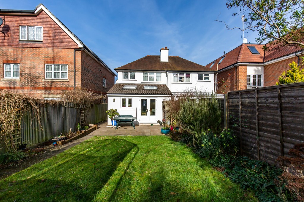 Property in Chipstead Valley Road, Coulsdon, Surrey, CR5 3BR