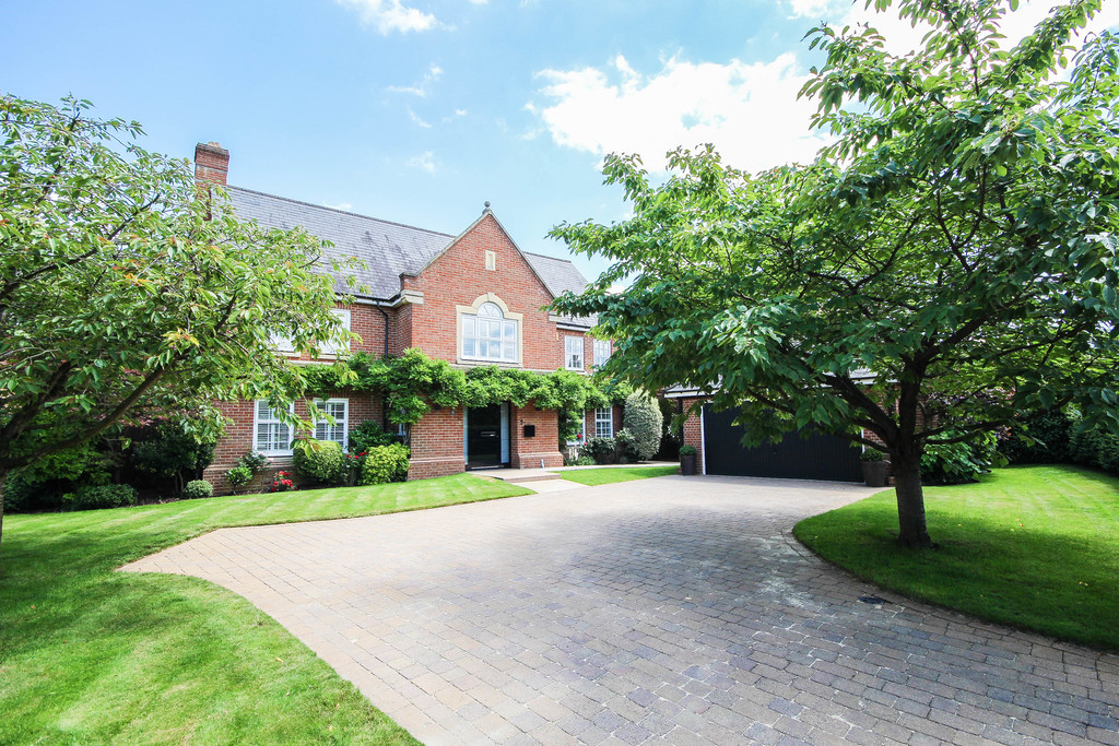 Property in Jenny's Way, Netherne On The Hill, Coulsdon, Surrey, CR5 1RP