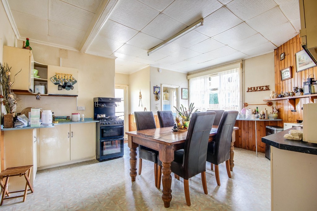 Property in Chipstead Valley Road, Coulsdon, Surrey, CR5 3BF