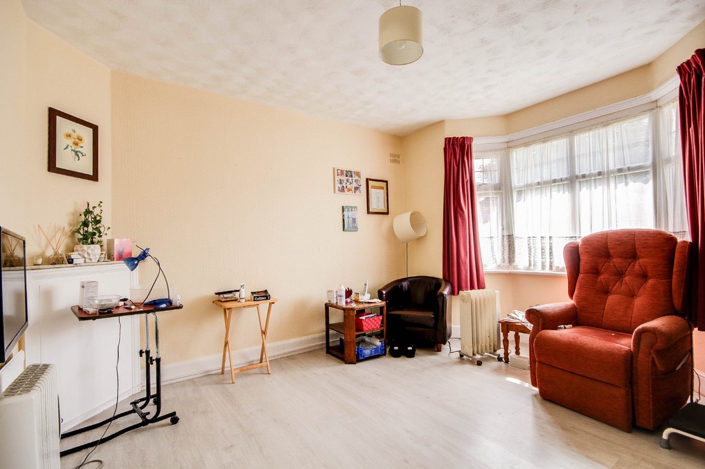 Property in Chipstead Valley Road, Coulsdon, Surrey, CR5 3BF