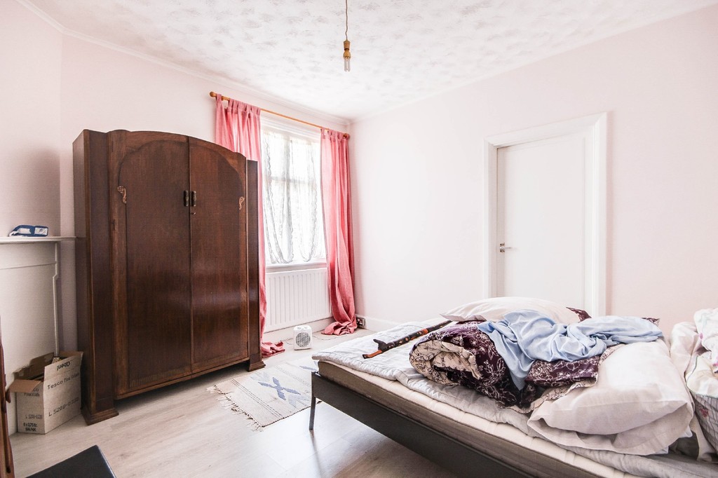 Property in Chipstead Valley Road, Coulsdon, Surrey, CR5 3BF