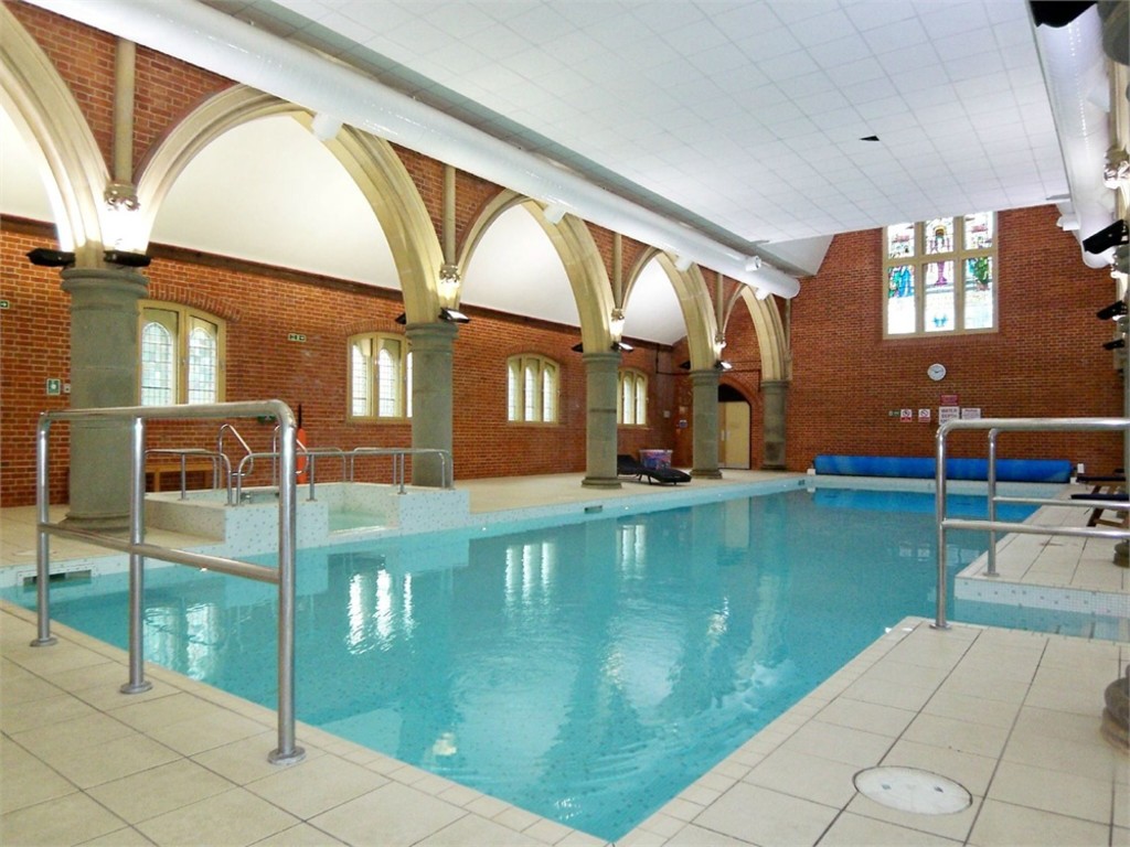 Property in 20 Cayton Road, NetherneontheHill, Surrey, CR5 1LW