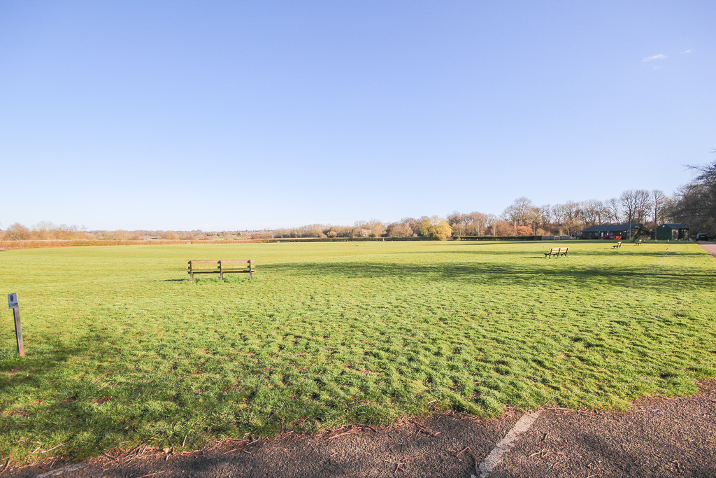 Property in 20 Cayton Road, NetherneontheHill, Surrey, CR5 1LW