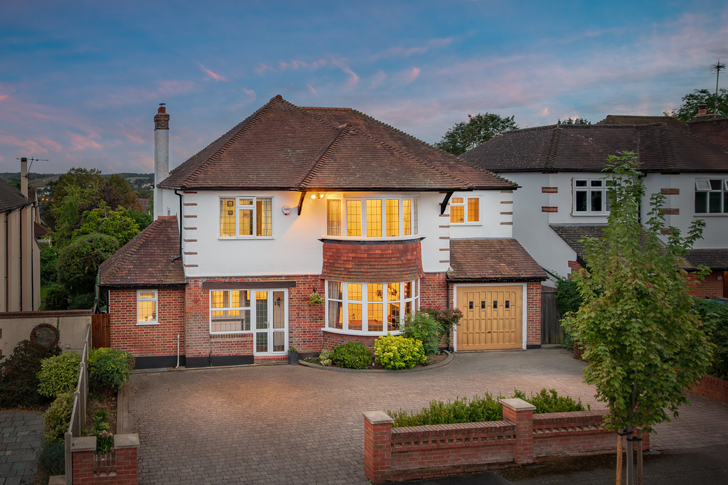 Property in Warwick Road, Coulsdon, Surrey, CR5 2EF