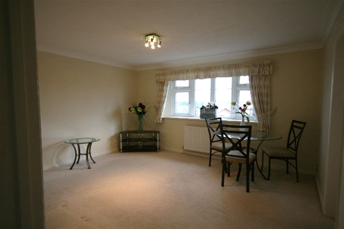 Cranleigh Court, Woodville Road, EN5