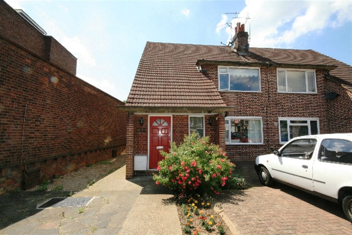 Cockfosters Road, Barnet, EN4