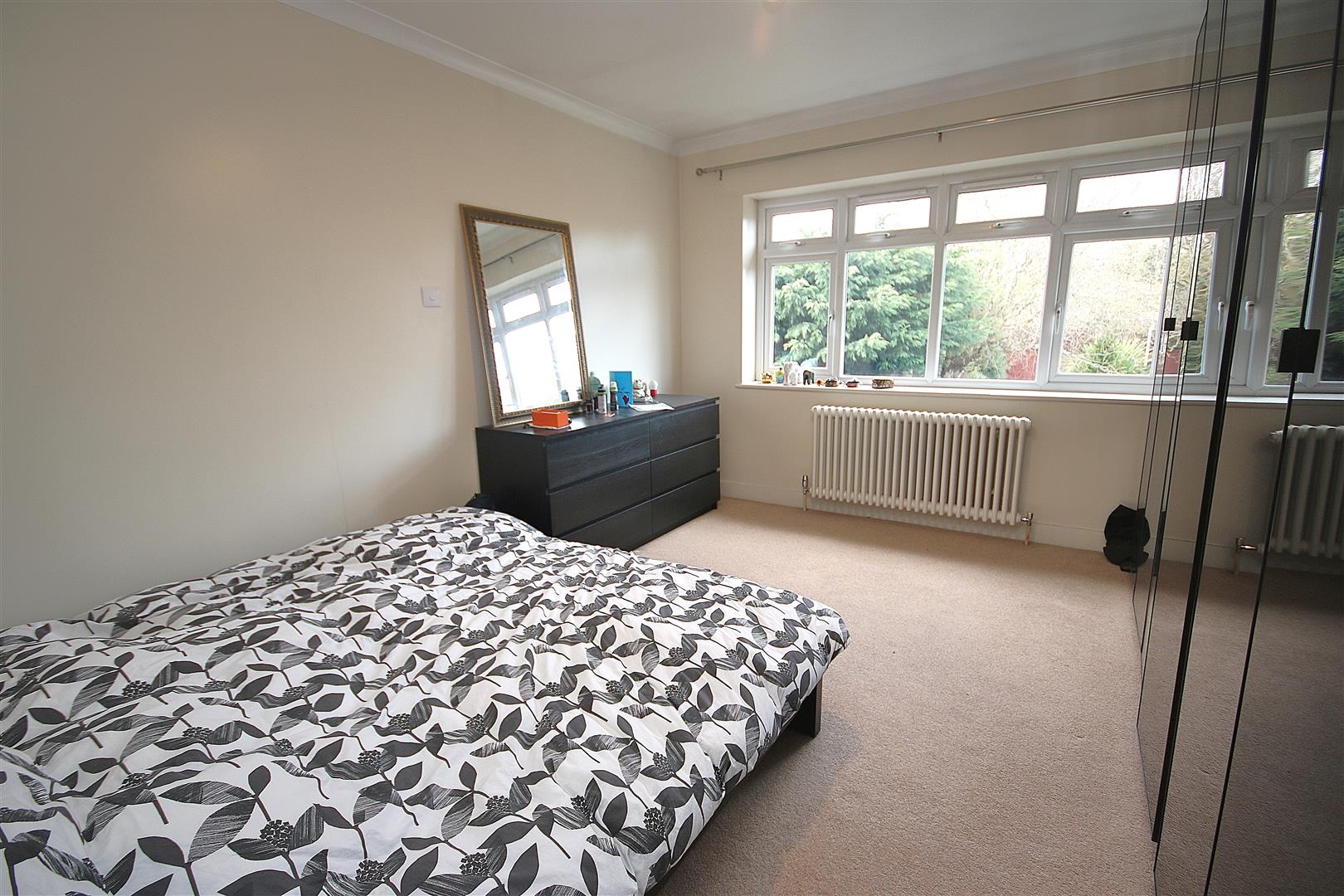 Property in Brayton Gardens, Oakwood/Enfield, Middx, EN2 7LL