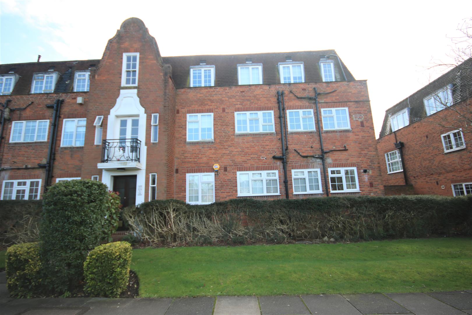 Home Estate agents in Hadley Wood, Cockfosters, Southgate, Oakwood