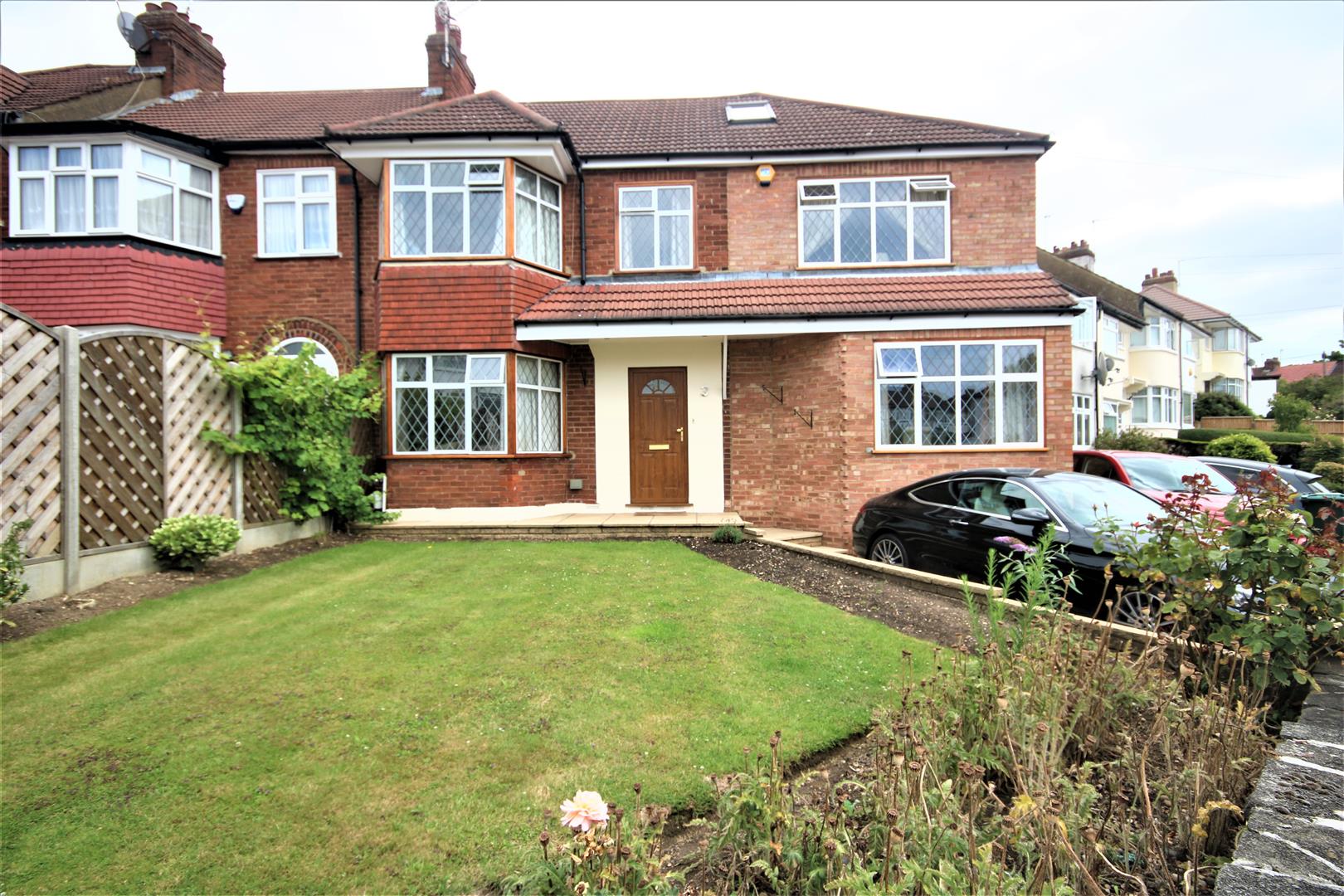 Property in Mansfield Avenue, East Bdrs., Herts