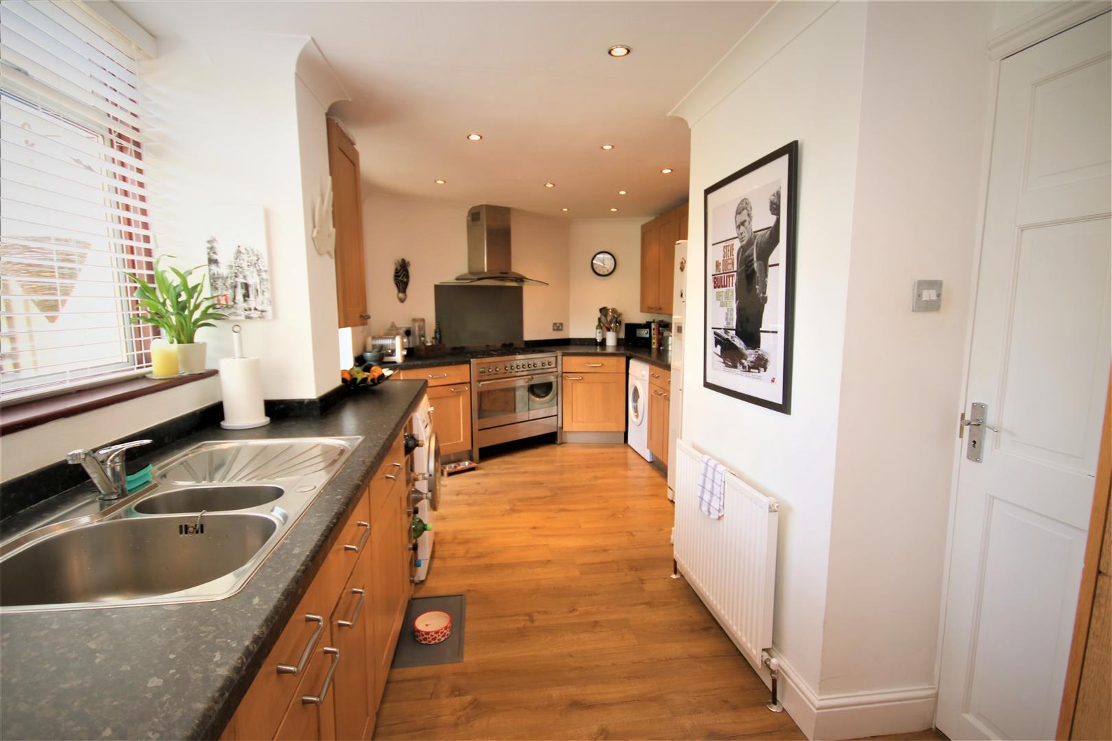 Property in Mansfield Avenue, East Bdrs., Herts., EN4 8QD