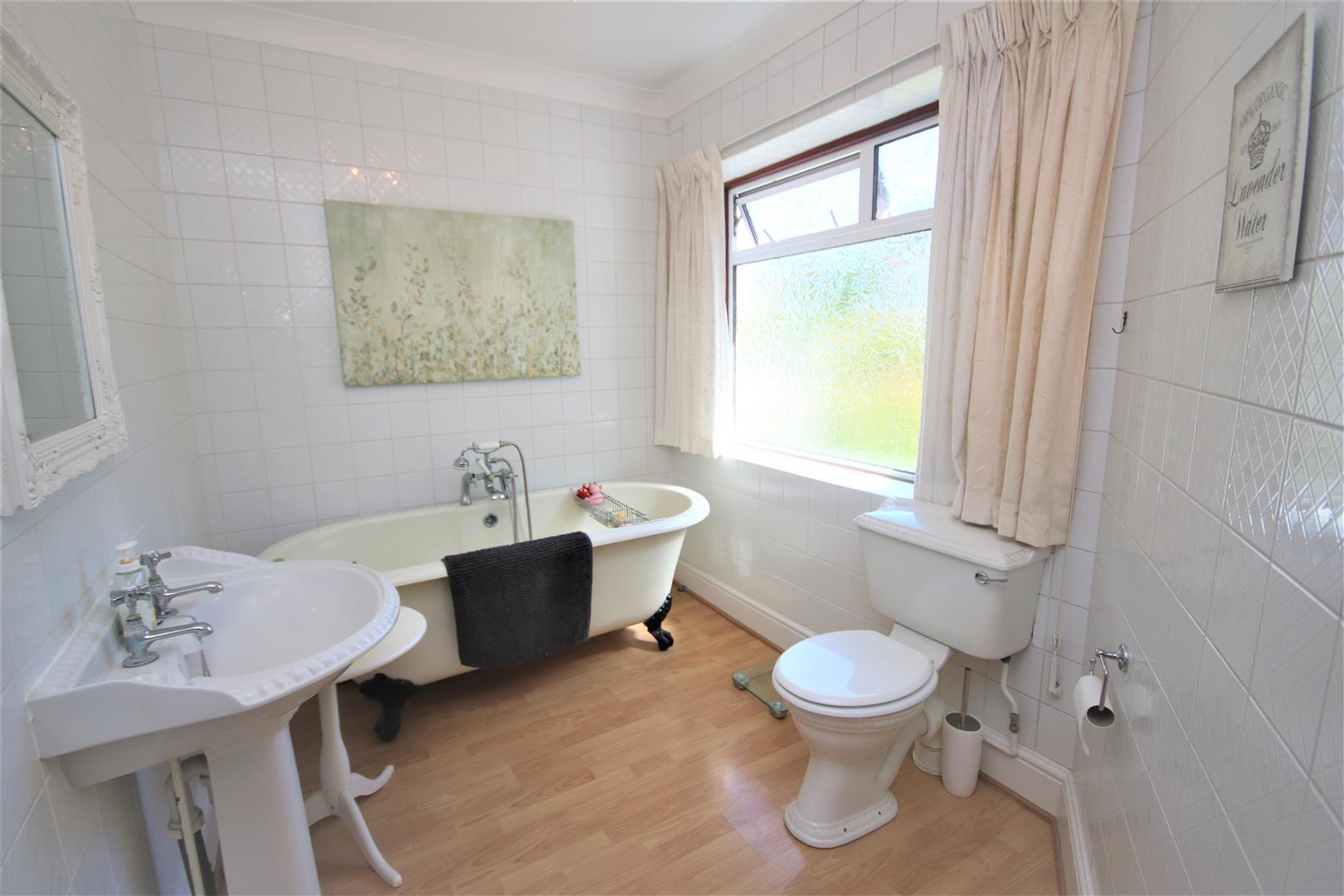 Property in Mansfield Avenue, East Bdrs., Herts., EN4 8QD