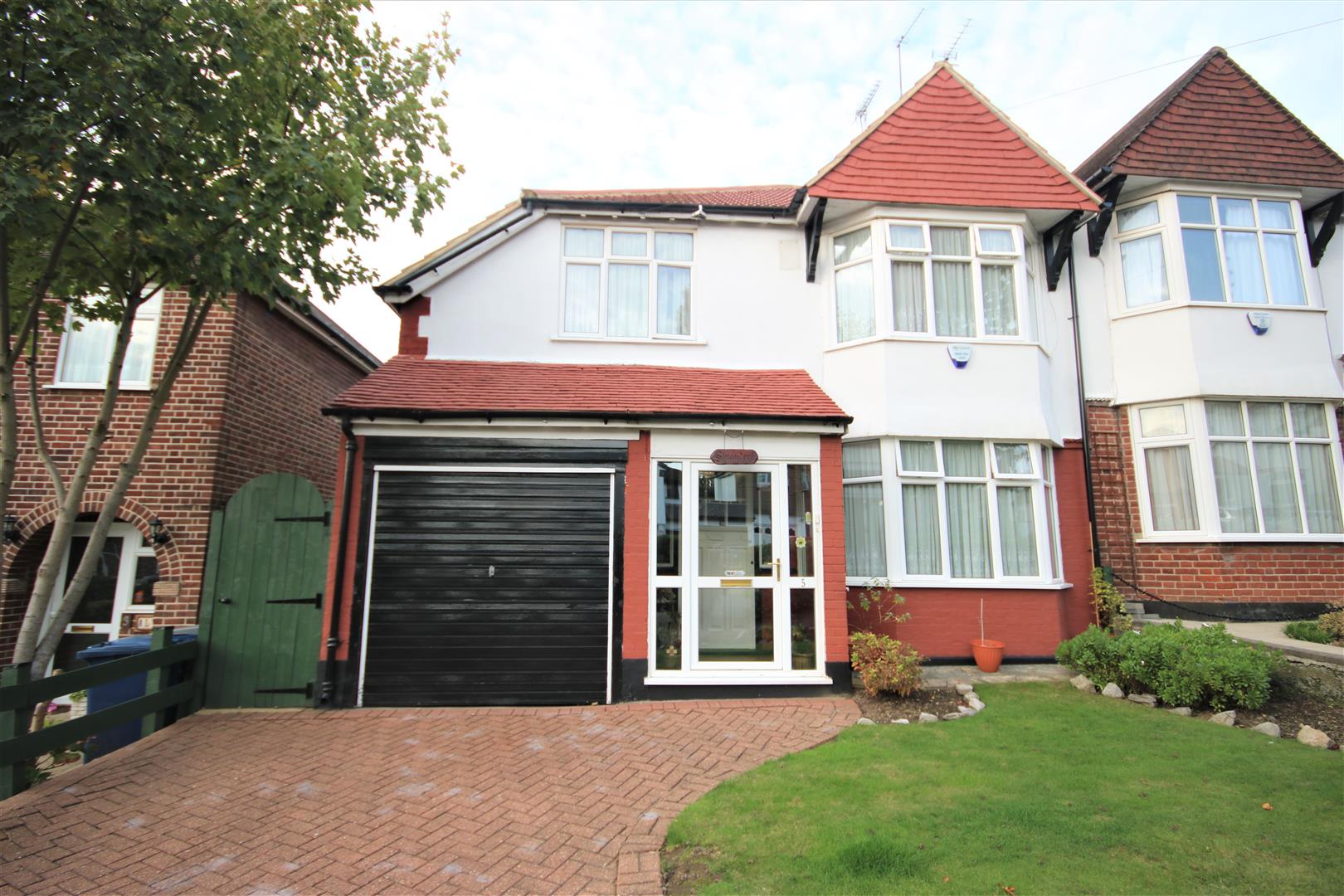 Home Estate agents in Hadley Wood, Cockfosters, Southgate, Oakwood