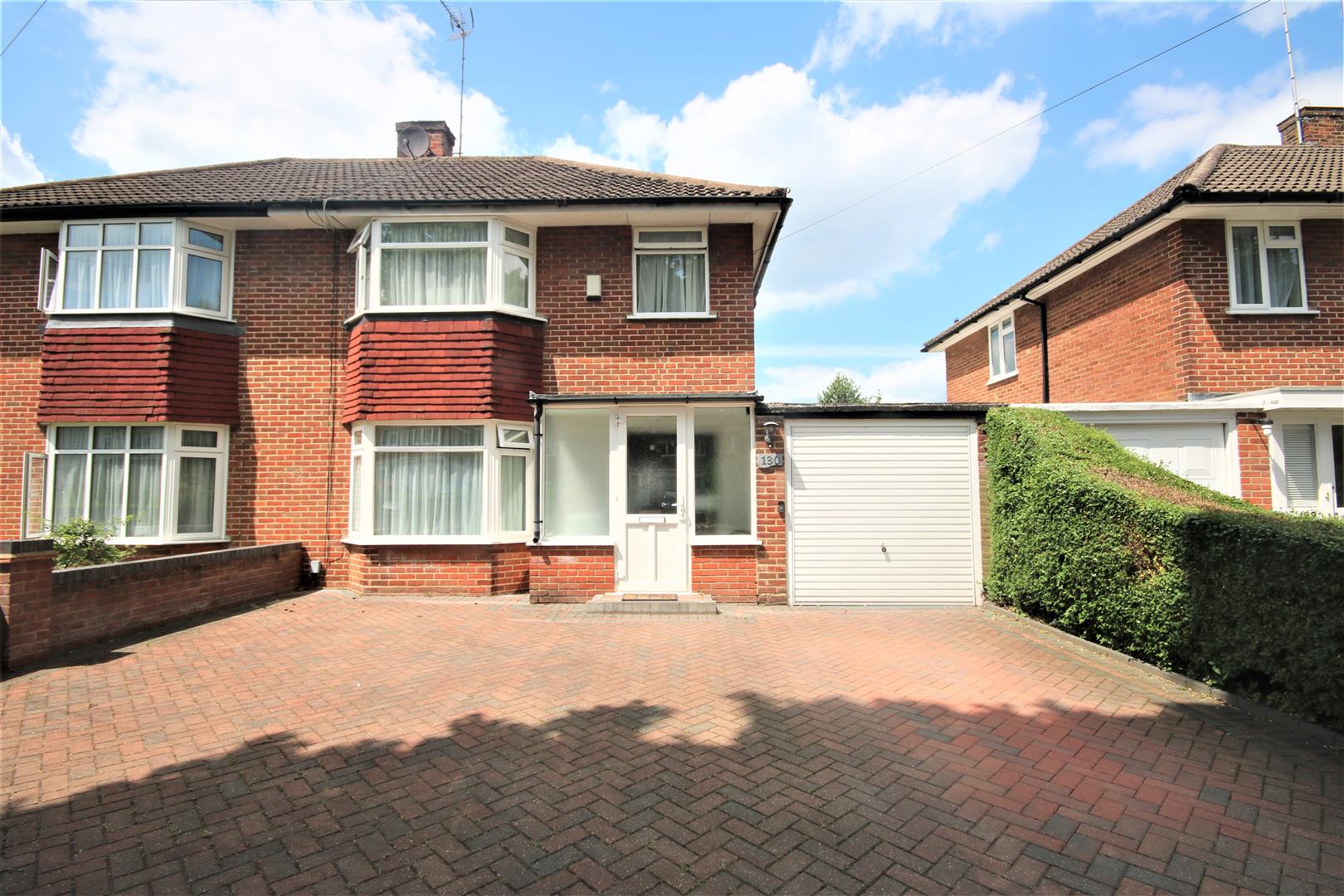 Property in Lonsdale Drive, Oakwood, Enfield, Middlesex, EN2 7ND