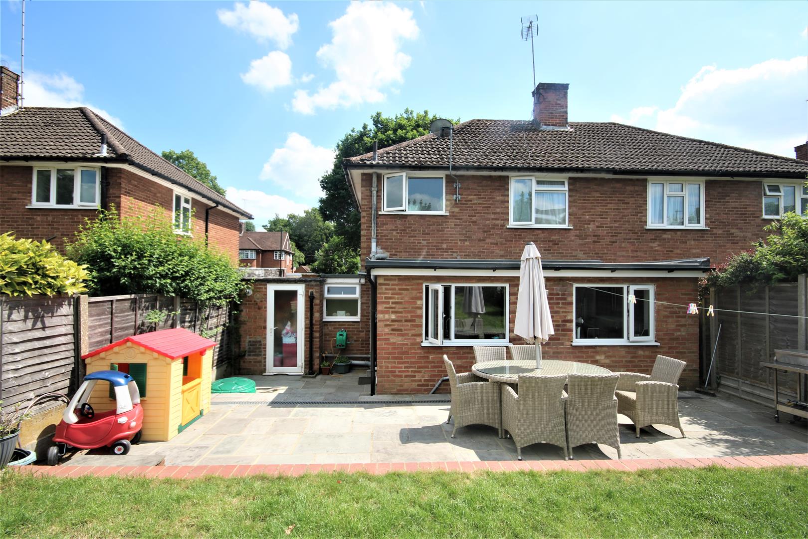 Property in Lonsdale Drive, Oakwood, Enfield, Middlesex, EN2 7ND