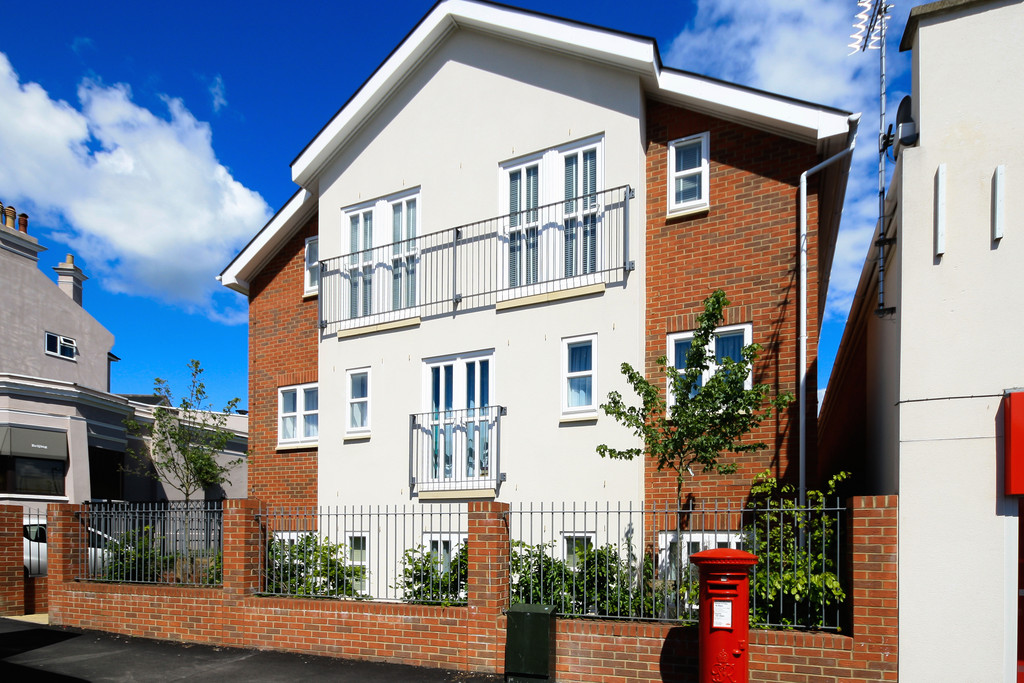 Property in Wykford Place, 130 Worplesdon Road, Guildford, Surrey, GU2 9AL