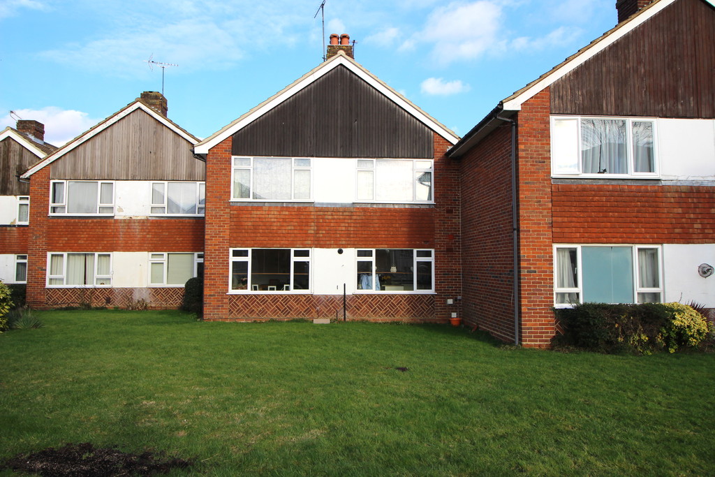 Property in Manor Road, Guildford, GU2 9NH