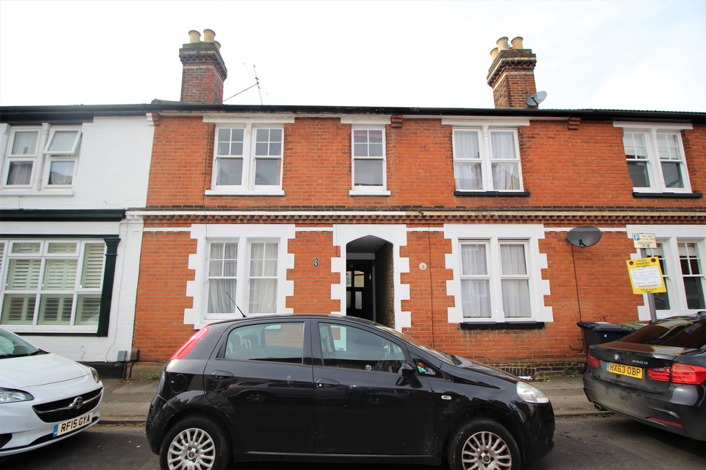 Property in Springfield Road, Guildford, GU1 4DW