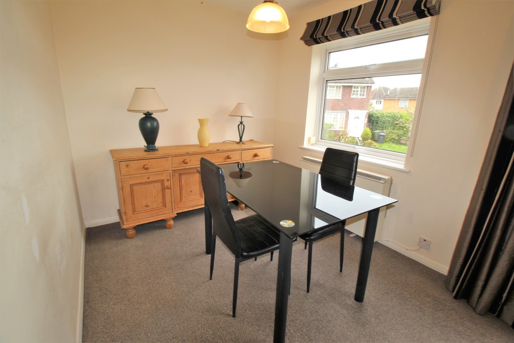 Property in Thornton Close, Guildford, GU2 9XF