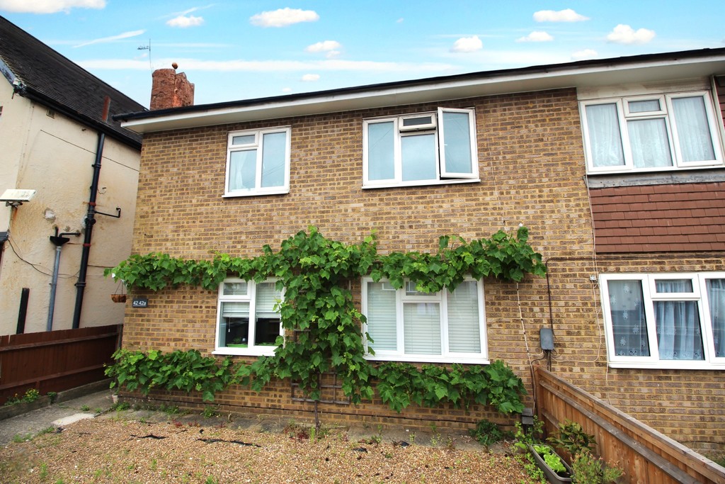 Property in Madrid Road, Guildford, GU2 7NU