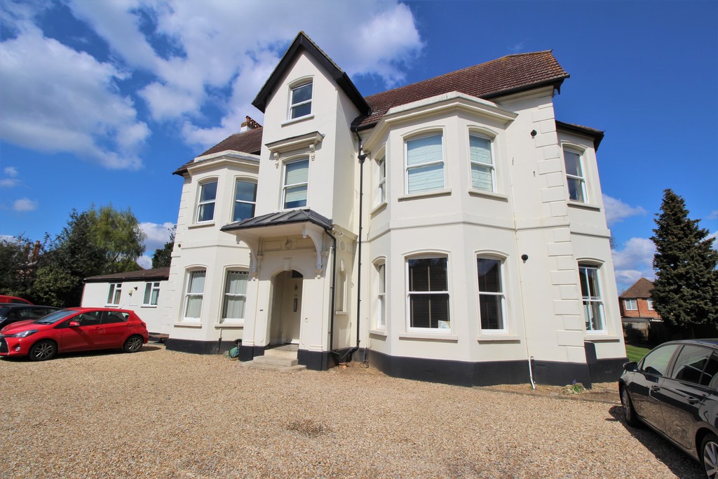 Property in Grange Road, Guildford, GU2 9PZ