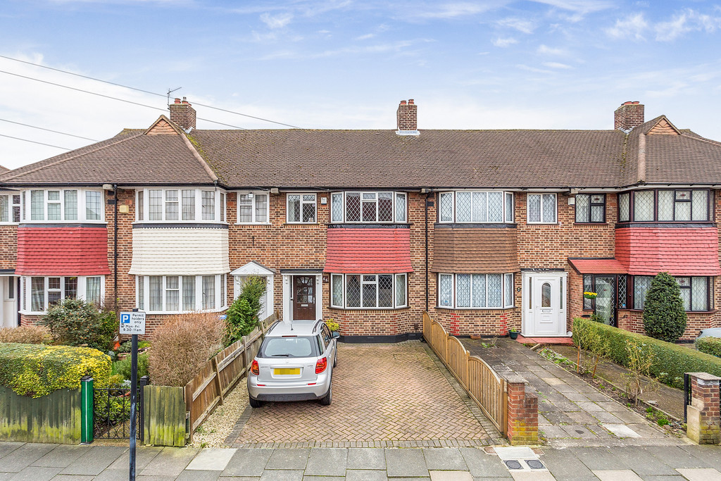 Property in Tiverton Drive, New Eltham , London, SE9 2BY