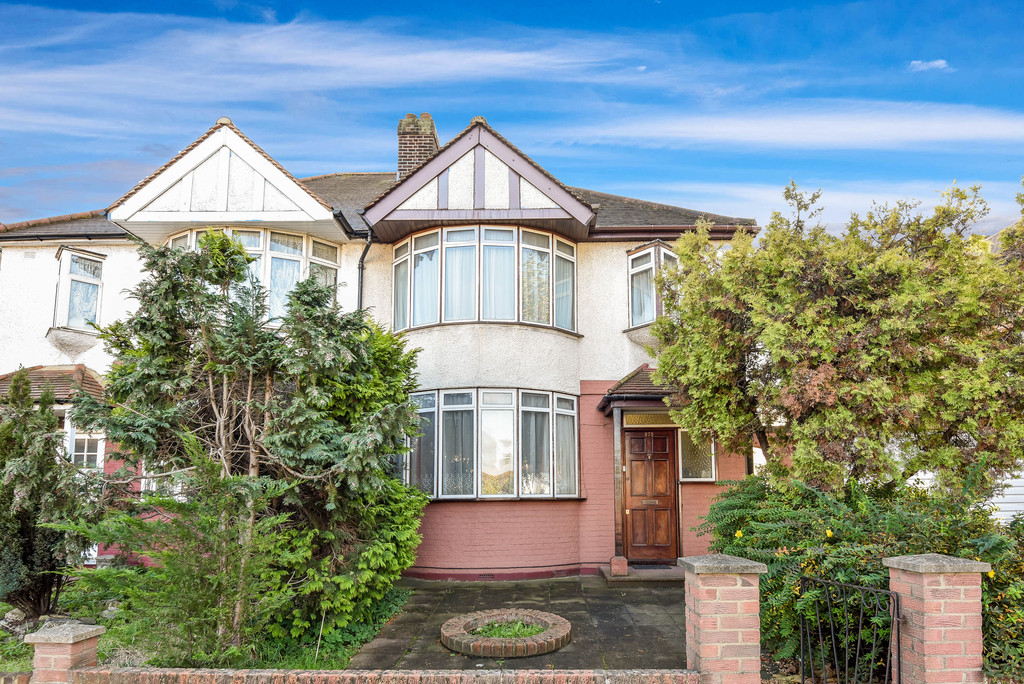 Property in Sidcup Road, New Eltham , London, SE9 3PN