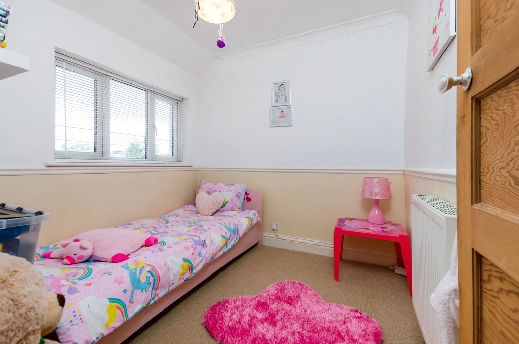 Property in Holbeach Gardens, Sidcup, DA15 8QW