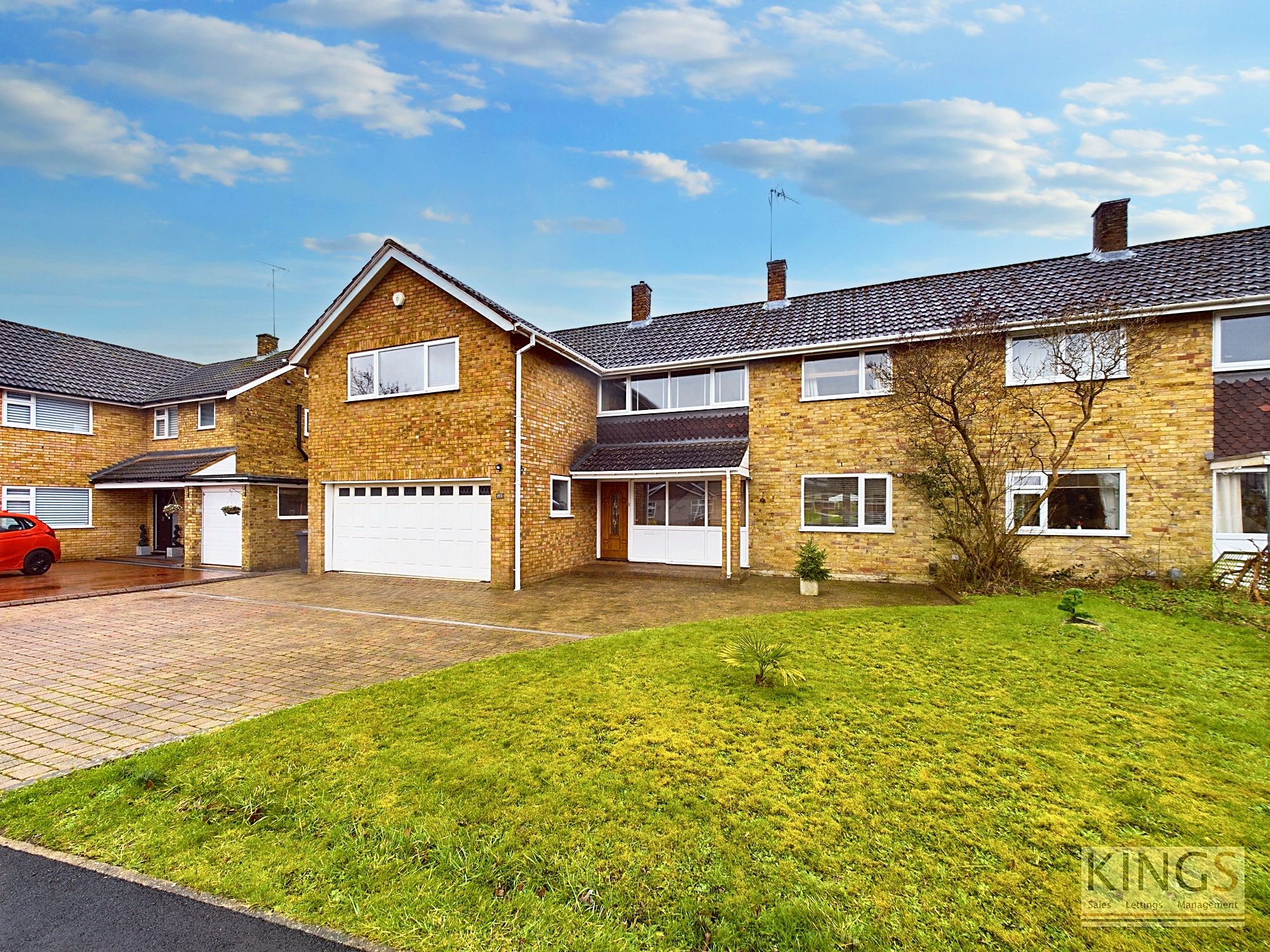 Property in The Ryde, Hatfield, Hertfordshire, AL9 5DP