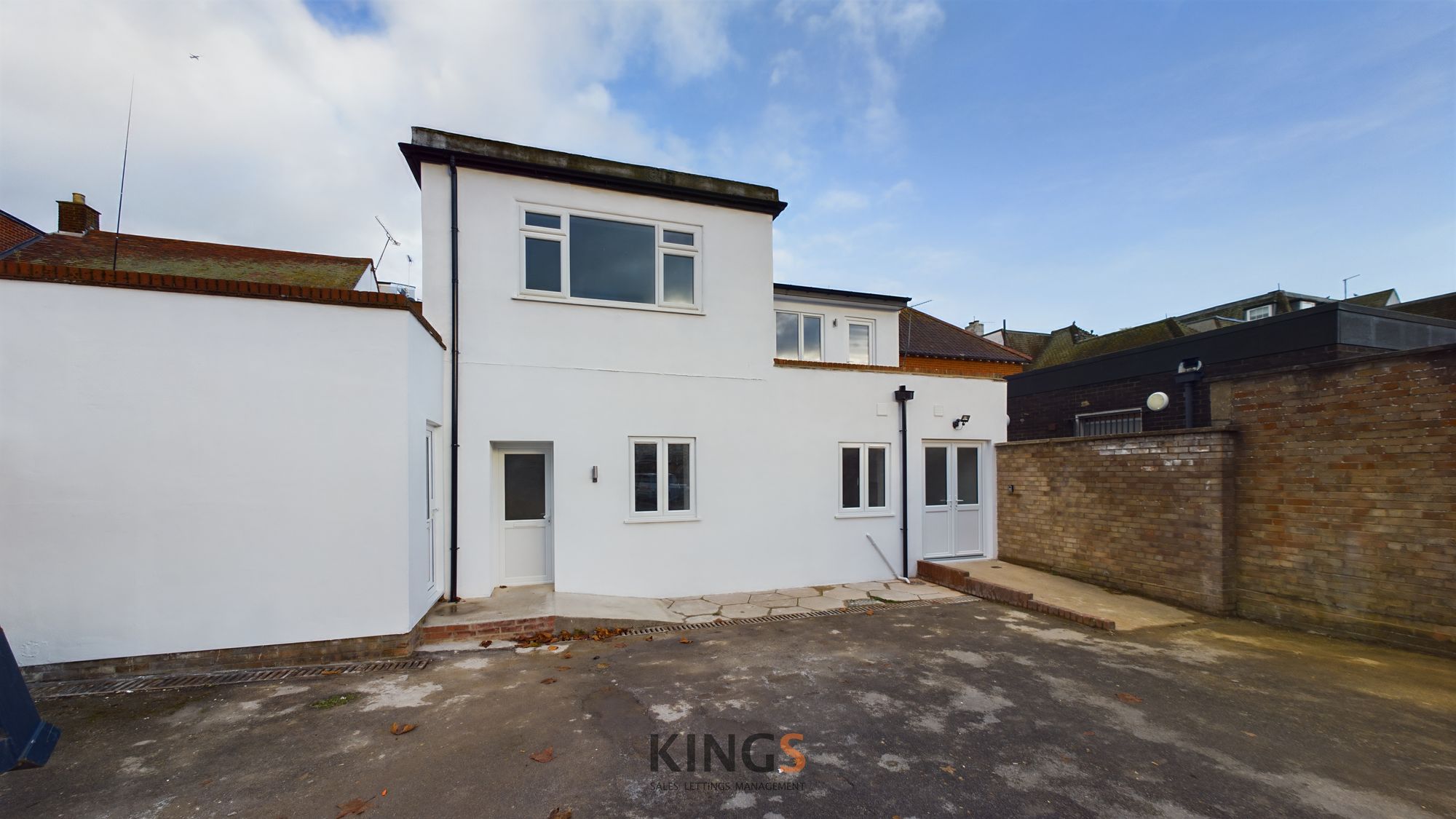 B Town Centre, Hatfield, AL10