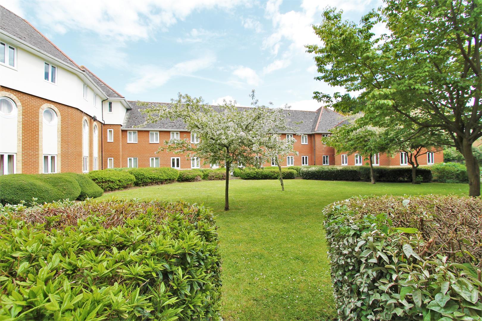 Property in Walsingham Close, Hatfield, Hertfordshire, AL10 0RR
