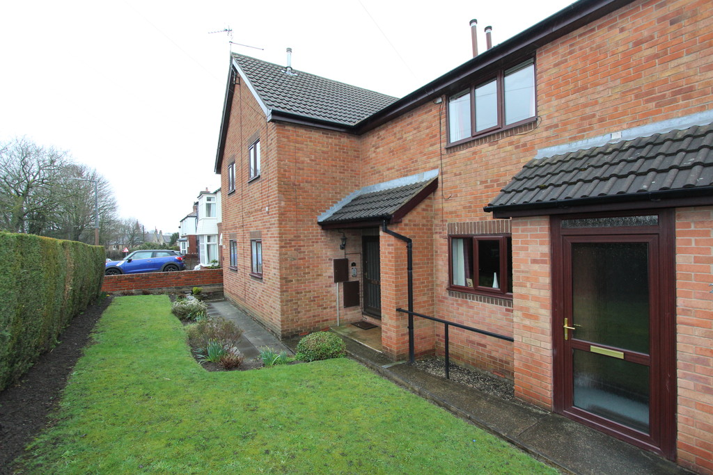 Holmesfield Road, Dronfield, S18