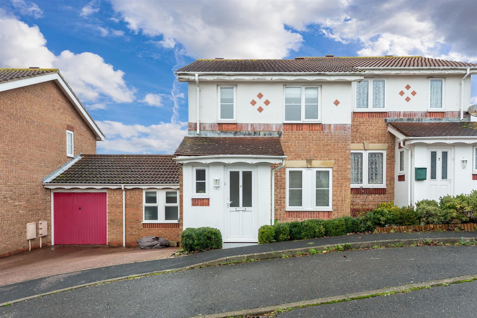 Property in Blackthorn Close, Portslade, Sussex, BN41 2EU