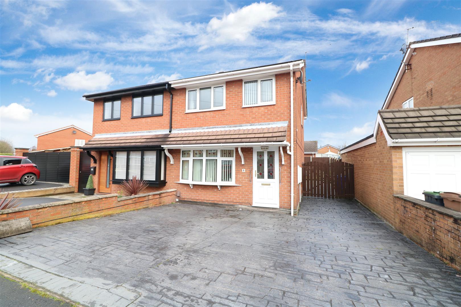 Property in Dunsford Avenue, Milton, Stoke On Trent, Staffordshire, ST2 7PJ
